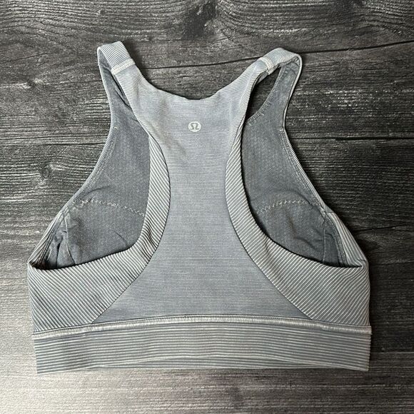 Lululemon sports bra size 4 - Picture 2 of 3